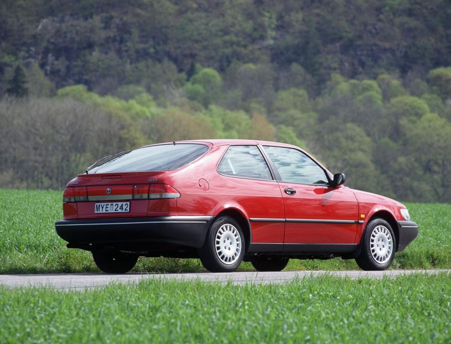  Saab 900 Coupe 1993 года  (фото 11 из 27)